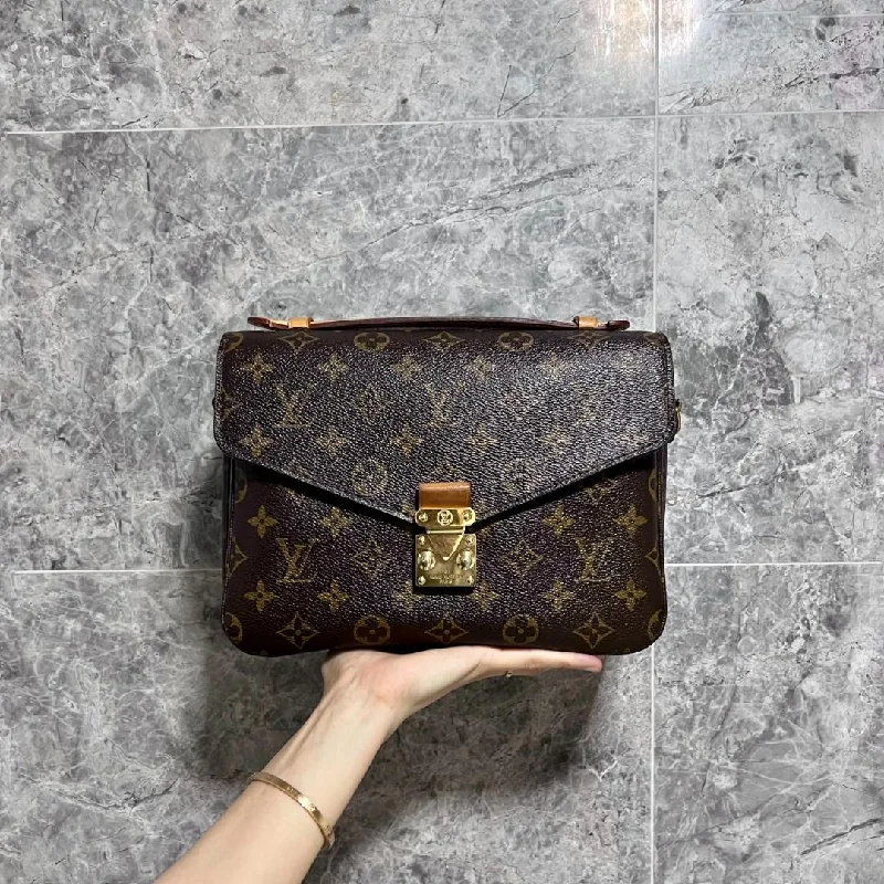 LV Pochette Metis Monogram