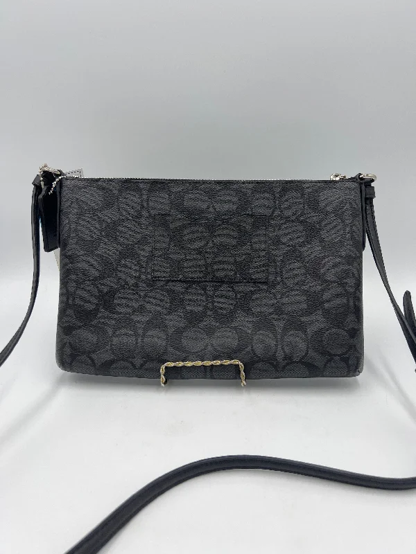 Crossbody Designer By Coach  Size: Medium