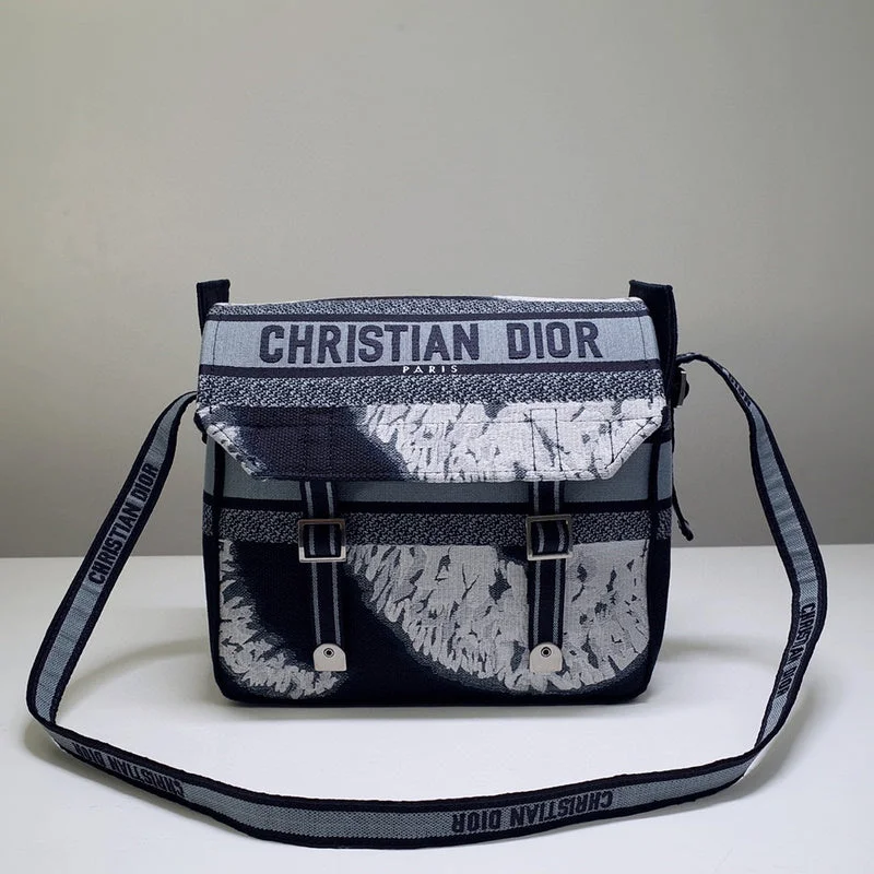 Luxury Christian Dior crossbody bags with a chain - link strapChristian Dior Bags - 4406