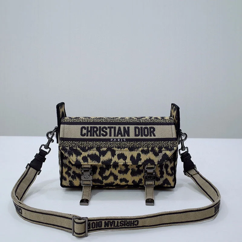 Fashion - forward Christian Dior tote bags for the modern womanChristian Dior Bags - 4412