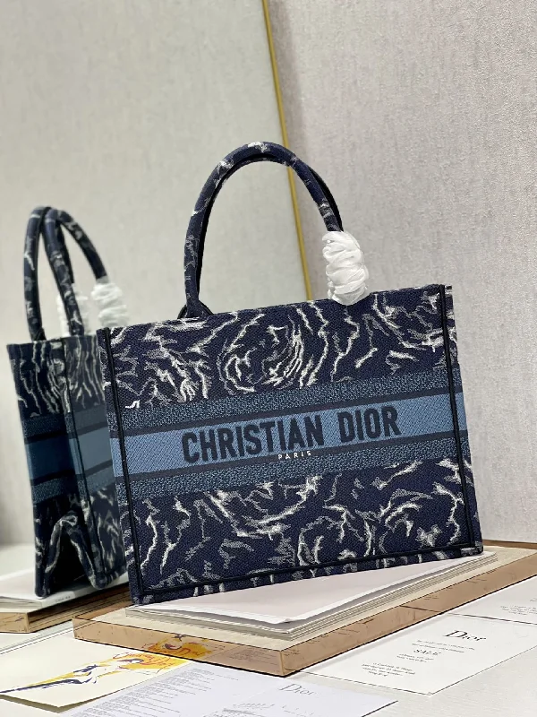 Christian Dior crossbody bags with a front - flap pocket for easy accessChristian Dior - Luxury Bags  395