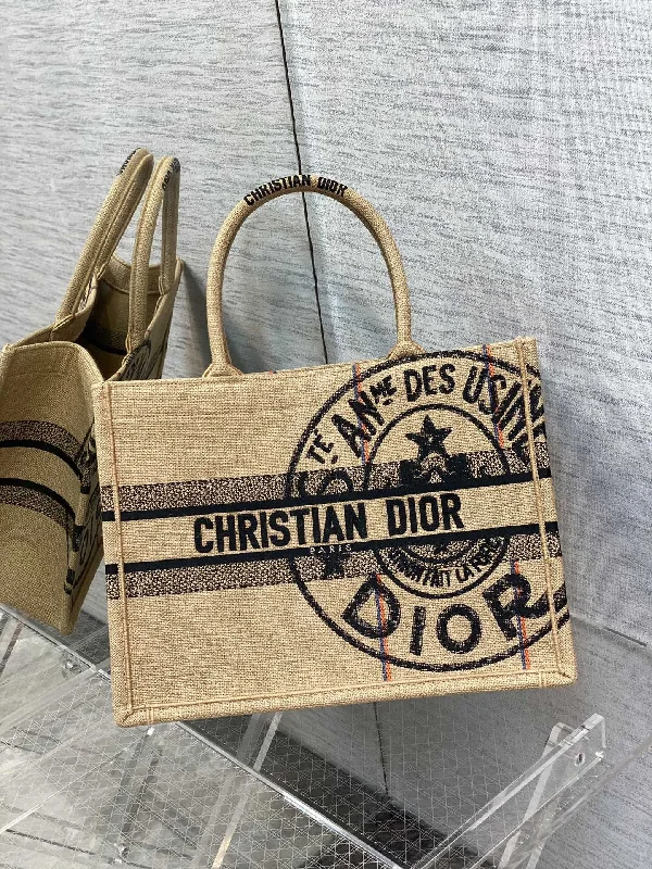 Christian Dior crossbody bags with a front - flap pocket for easy accessChristian Dior - Luxury Bags  402