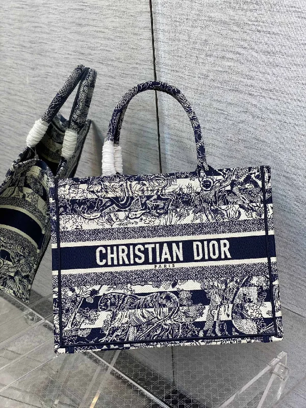 Christian Dior tote bags with a double - handle and shoulder - strap optionChristian Dior - Luxury Bags  404